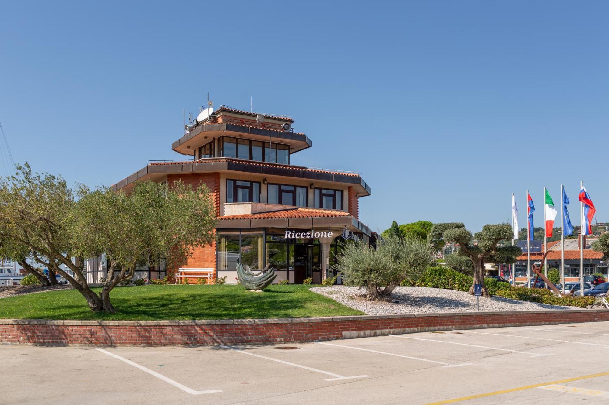 Floating Sea House Shark 3 Apartment Portoroz Exterior photo