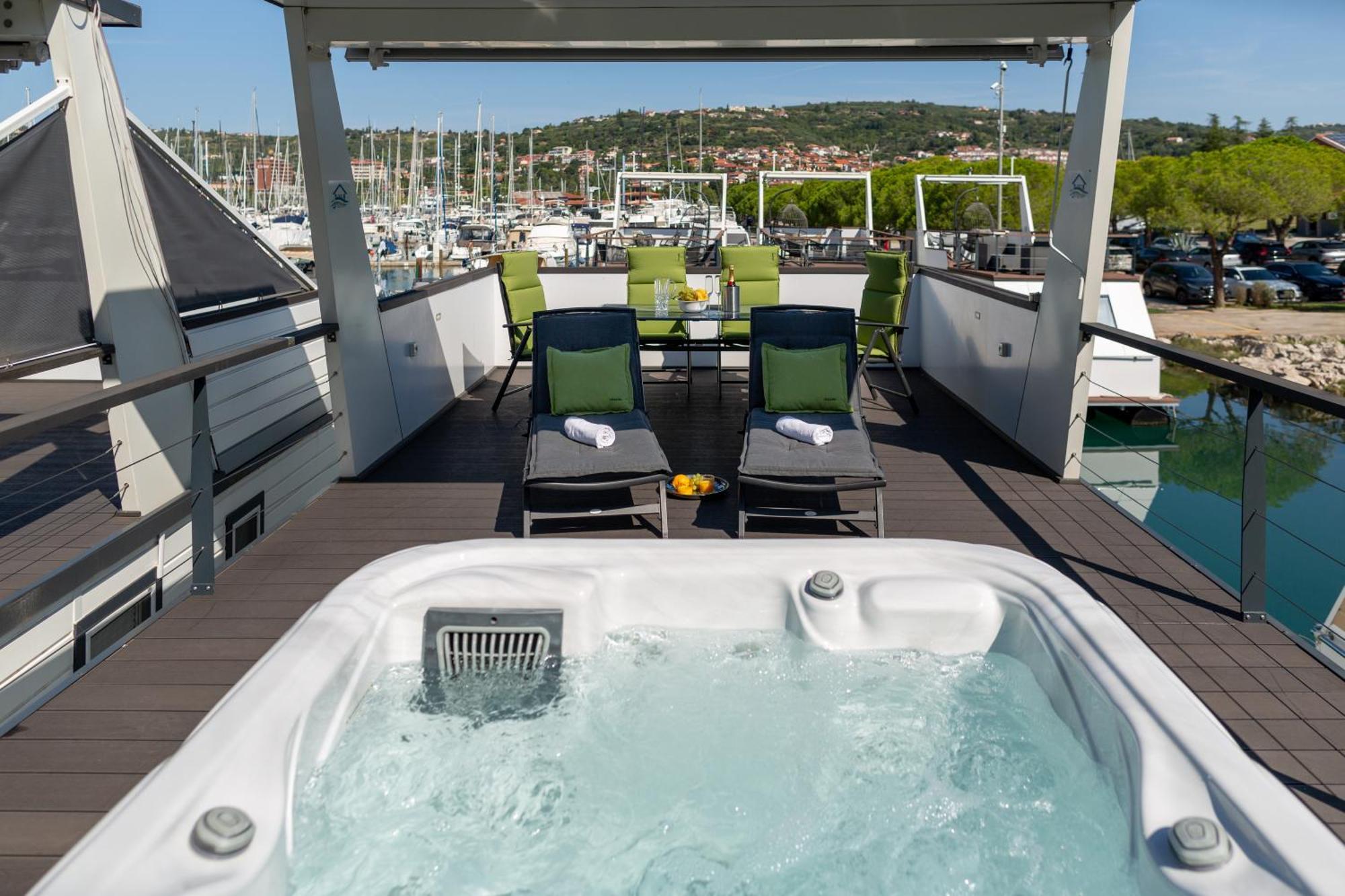 Floating Sea House Shark 3 Apartment Portoroz Exterior photo